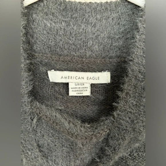 American Eagle Cropped Mock Neck Dark Gray Sweater size small - Picture 3 of 4